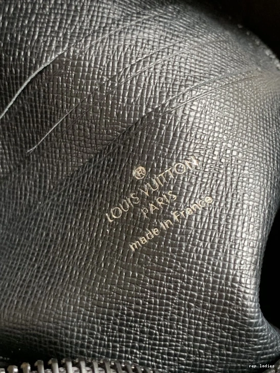 Cheap Wearable LOUIS VUITTON Christopher Wallet 0804